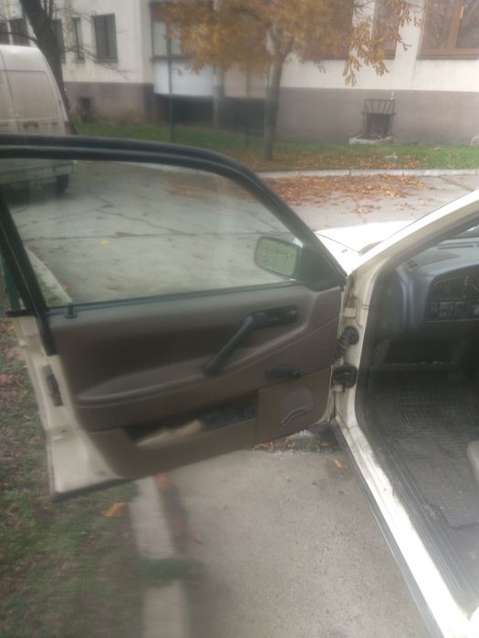 Продам Фольксваген Пассат б3 универсал автомат 1.8 1991г