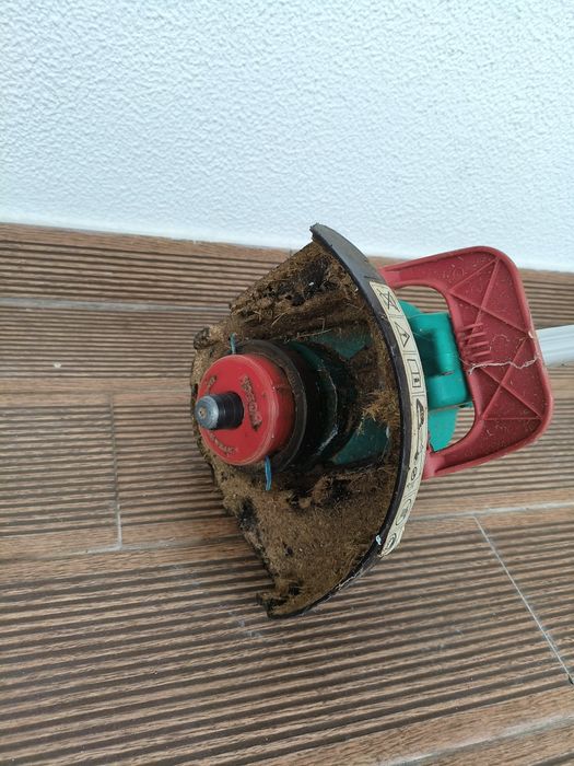 Aparador de relva Bosch ART 23 Combitrim