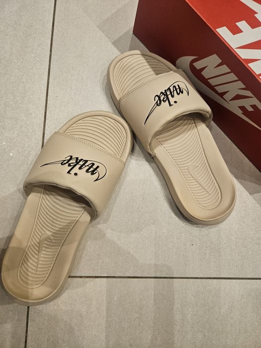 Nike r 38 24 24,5cm wkl beżowe damskie klapki stan jak nowe