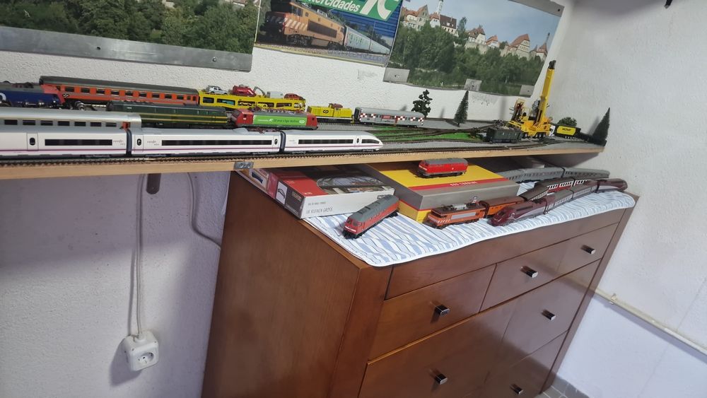 Vendo varios comboios ho novos preços  pelo telefone