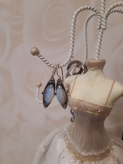 Серьги с лунным камнем