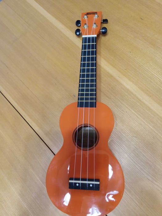 Продам гавайскую гитару кукулеле