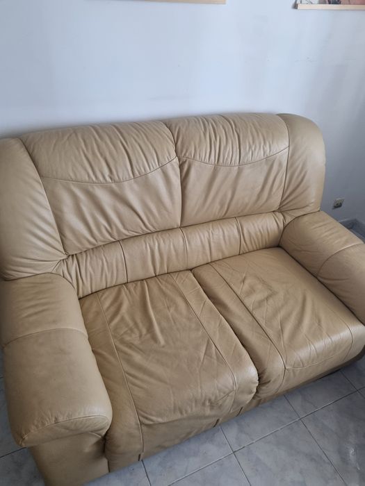 2 sofas couro - vendo separado também