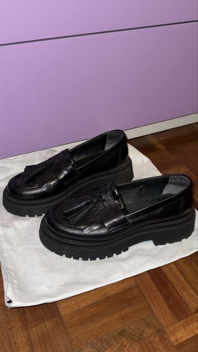 Mocassins de Pele Pretos Clássicos