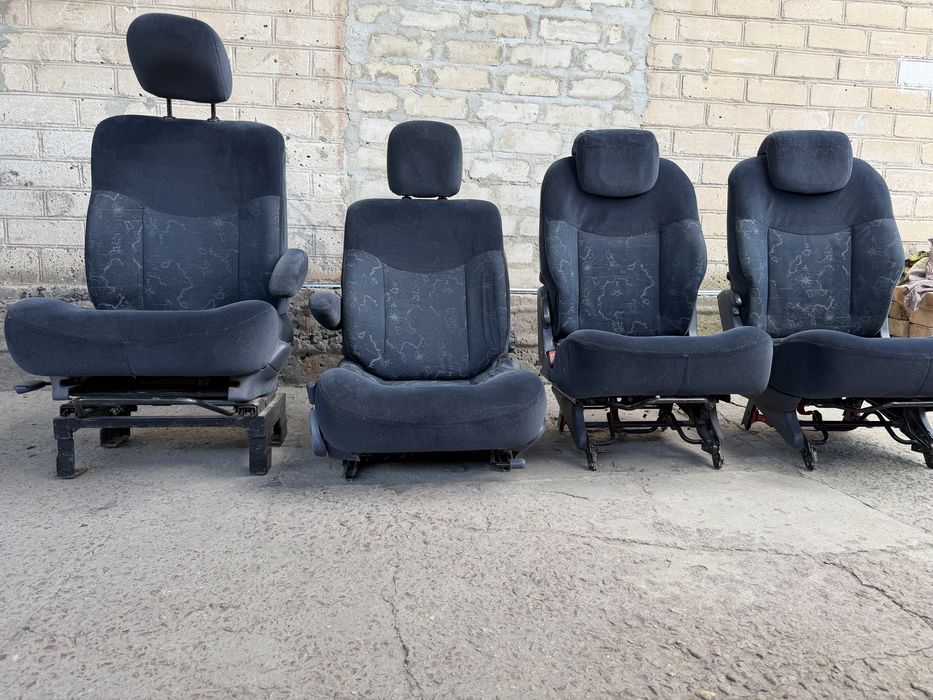 Продам сиденья с авто 2 задних
