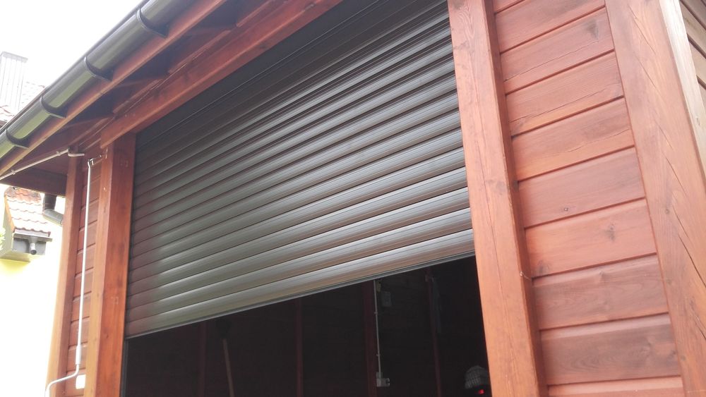 Brama garażowa z PA77