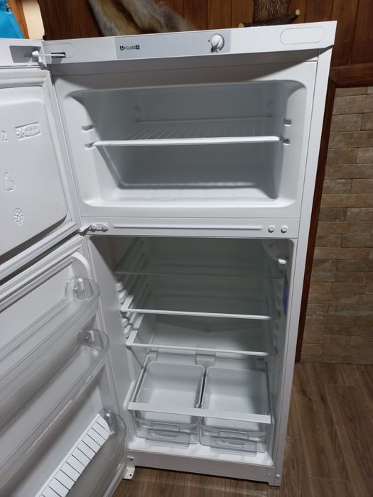 Холодильник Indesit tiaa 14