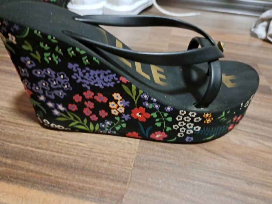 Шльопки 39 размір