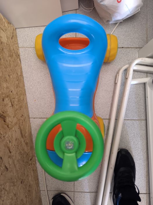 Mota de brincar criança