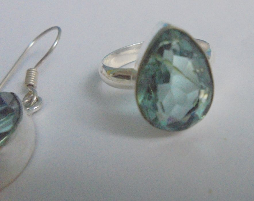 Conjunto prateado em quartzo