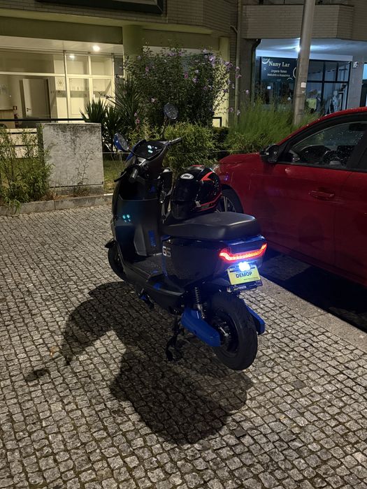 Scooter electrica aluguer