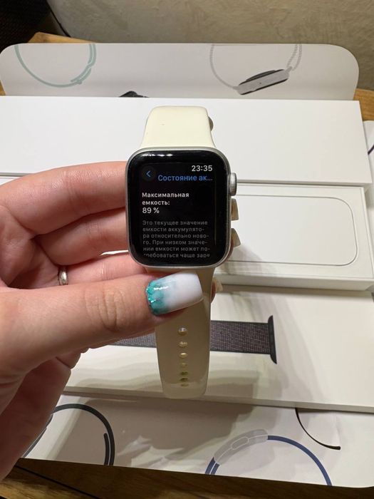 Apple watch Watch 5 40 mm акб 89% гарний  стан комплект