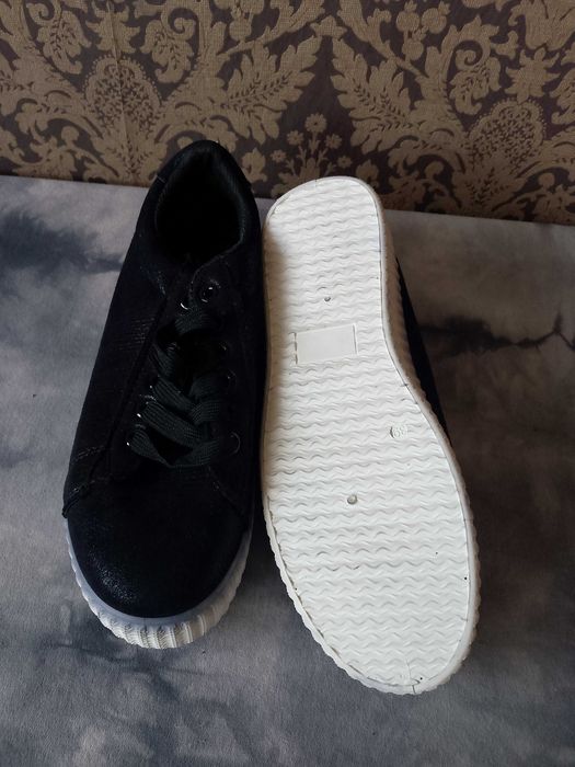 czarne buty 39 sportowe
