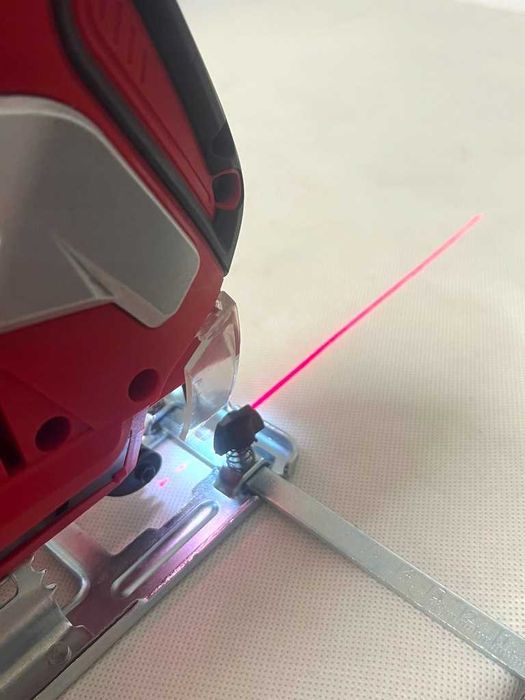 Wyrzynarka piła do Drewna Przecinarka Z Nożami Regulacja Led Laser