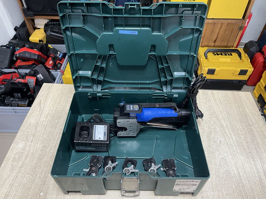 Value VET-19Li / акумуляторна вальцовка