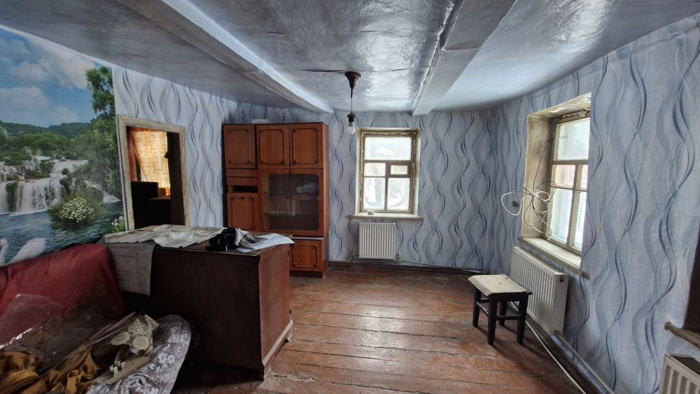 Тільки продаж. Половина будинку з власним подвір'ям. Власник