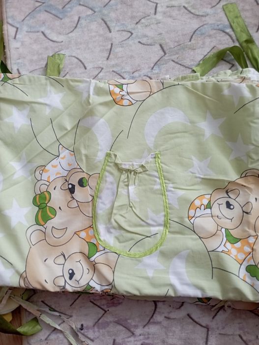 Дитяча постіль бортики