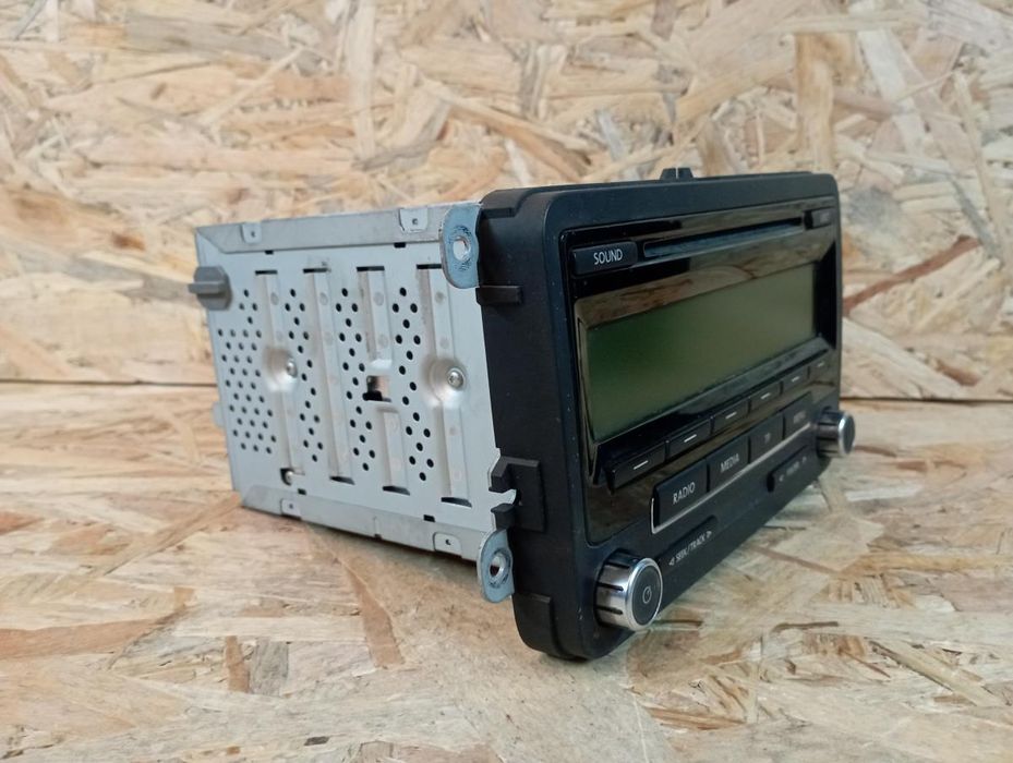 Rádio / auto-rádio VOLKSWAGEN Golf VI (5K1)