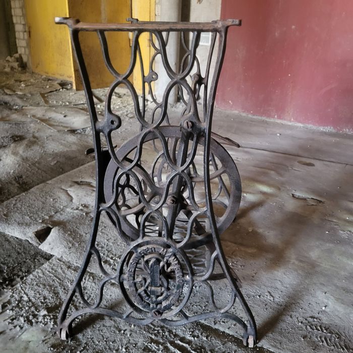 Подставка от швейной машинки Singer: 1 500 грн. - Швейные машины и