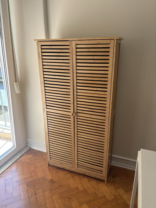 Sapateiras / armários com prateleiras  em bambu