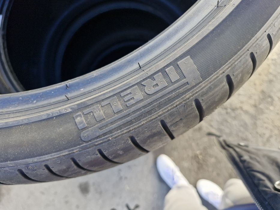 Шина 305 35 R21 пірелі
