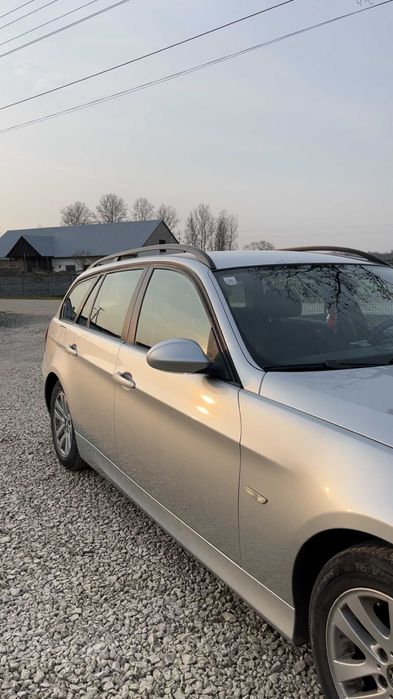 samochód BMW 318D