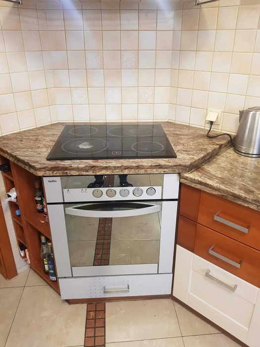 Płyta ceramiczna z piekarnikiem Amika do zabudowy wszystko sprawne