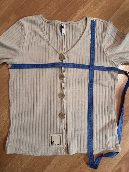 Кофта жіноча бежевого кольору S-M розмір