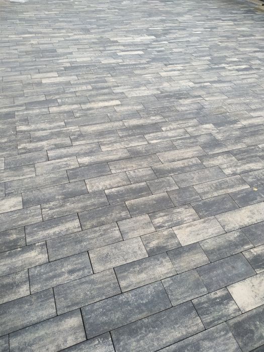 Mam do sprzedania 12m2 kostki Polbruk oland nerino 6cm. Brwinów cała paleta + 2m2 cena za 1 metr 40zł. Odbiór osobisty, mogę pomóc w transporcie
