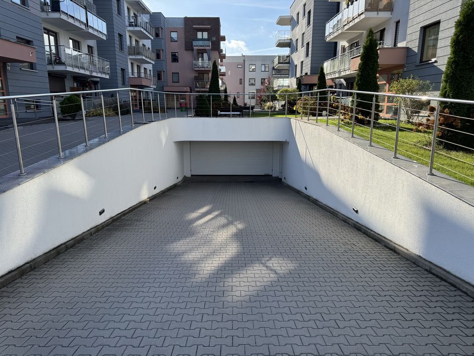 Miejsce postojowe w podziemnej hali garażowej wielostanowiskowej