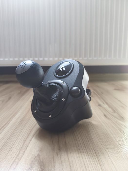 Skrzynia biegów Logitech shifter