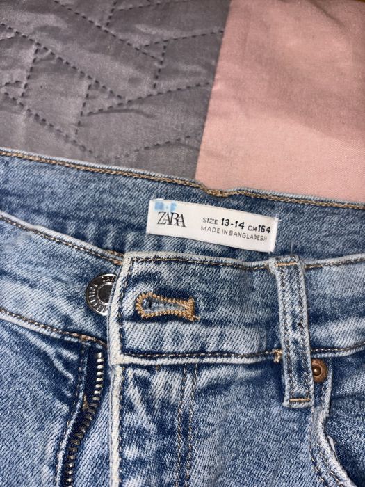 Calcas de ganga azuis clara perfeitas para oferecer à sua filha etc