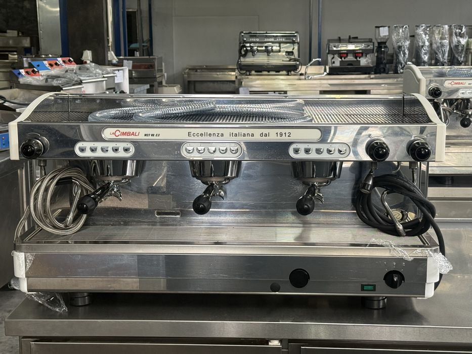 Maquina café industrial La cimbaly M27 três grupos