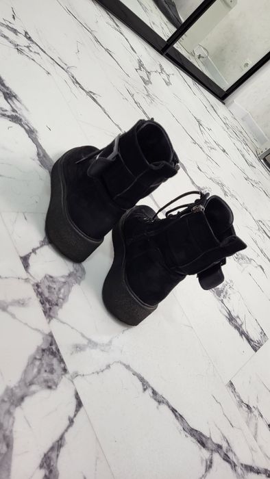 Зимние женские ботинки