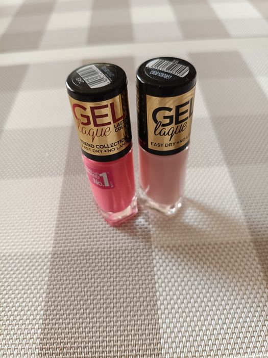 Dwa klasyczne lakiery do paznokci Eveline Gel laque