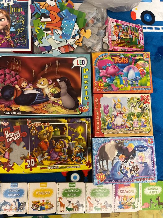 Пазлы мозаики книжки в долонь