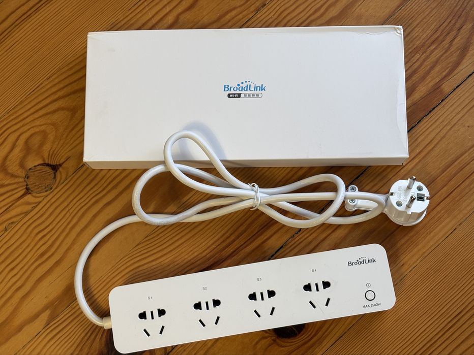 Przedłużacz - listwa zasilająca WiFi BroadLink MP1-1K43