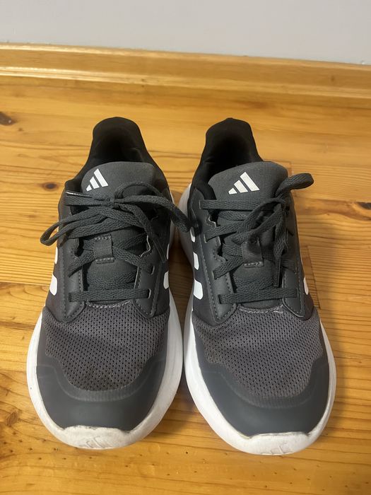 Кросівки  Adidas супер легкі 37 розмір