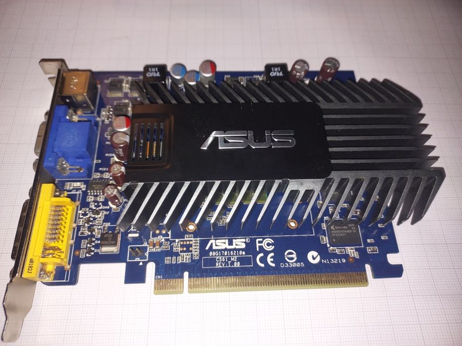 Placa Grafica Asus C561_M2