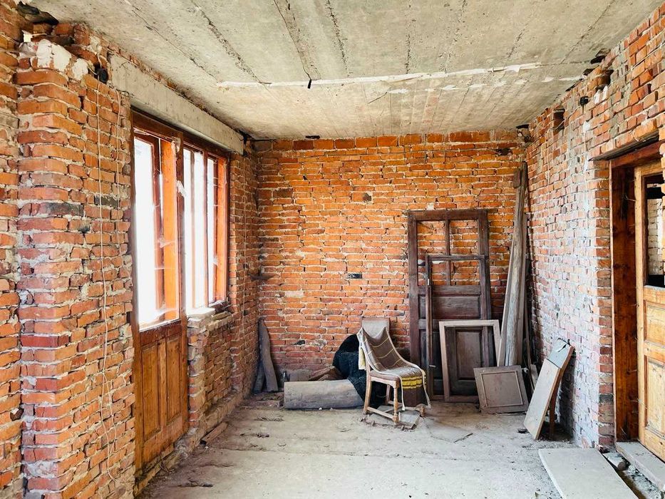 Недобудова 70% готовності, 576 м², с. Раневичі, 23 сотки, Дрогобич 1хв