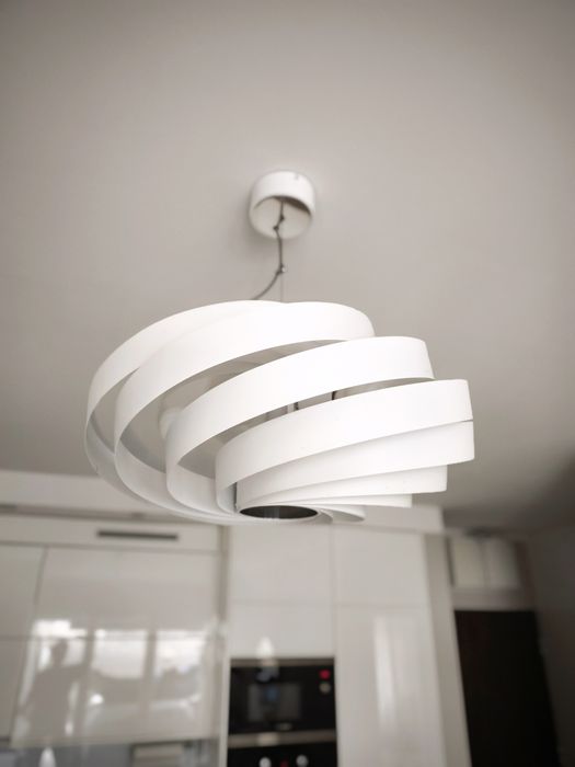 Lampa sufitowa biała