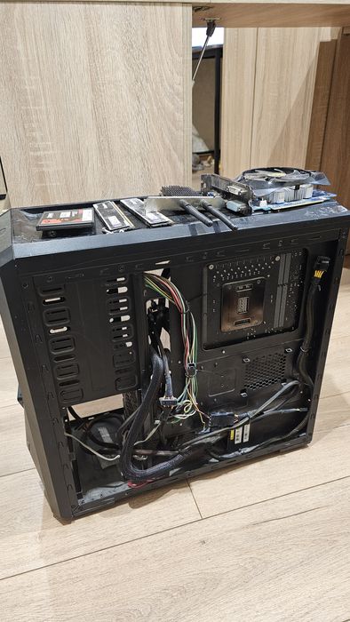 Системний блок, все що на фото, дивіться опис