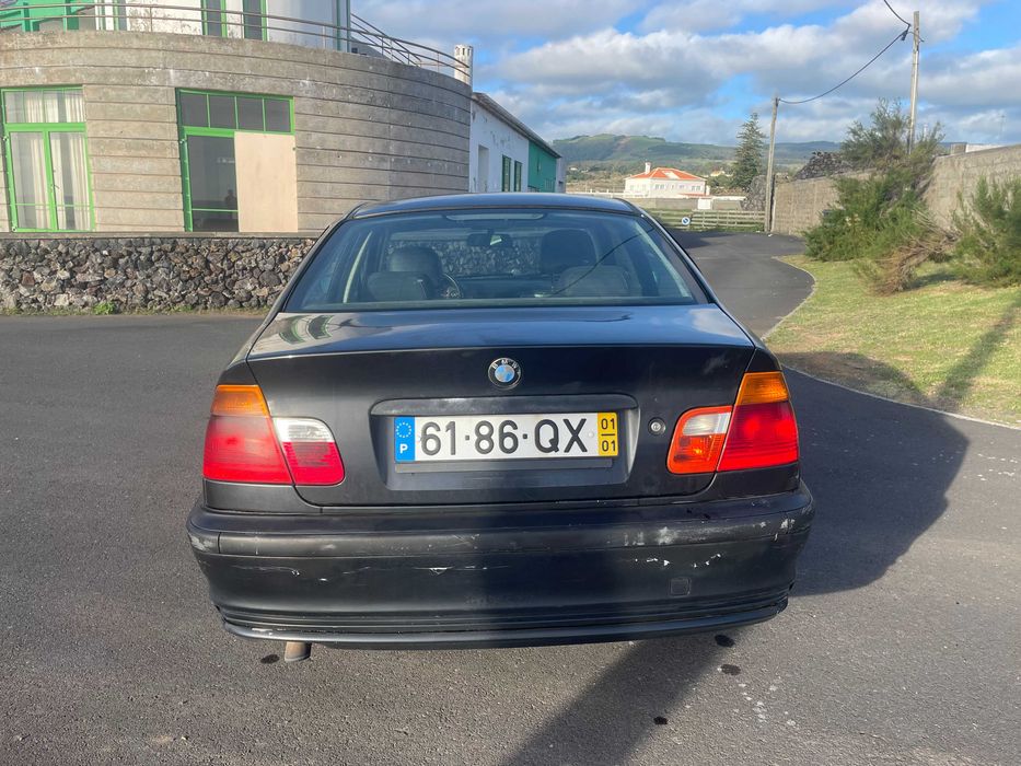 BMW 320d de 2001 em estado razoável