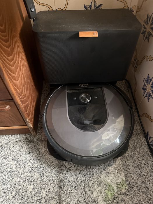Irobot i8 + com fatura em bom estado