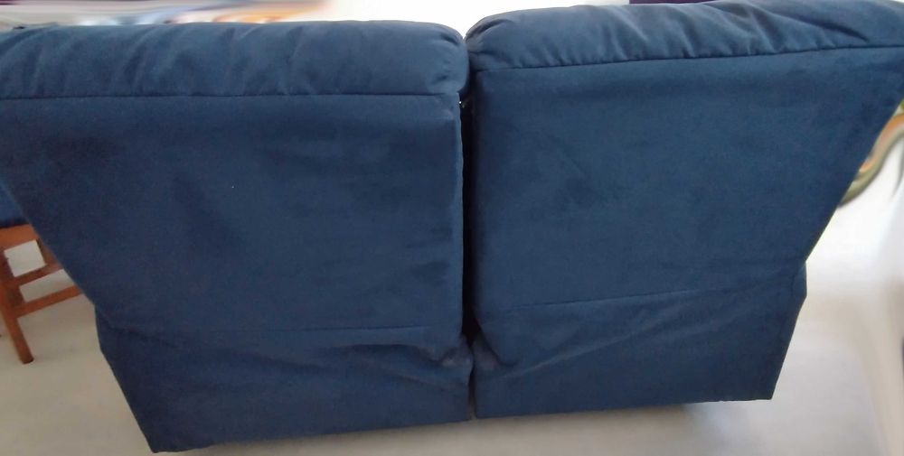 2 Sofás Divani & Divani - um deles tem duplo Relax