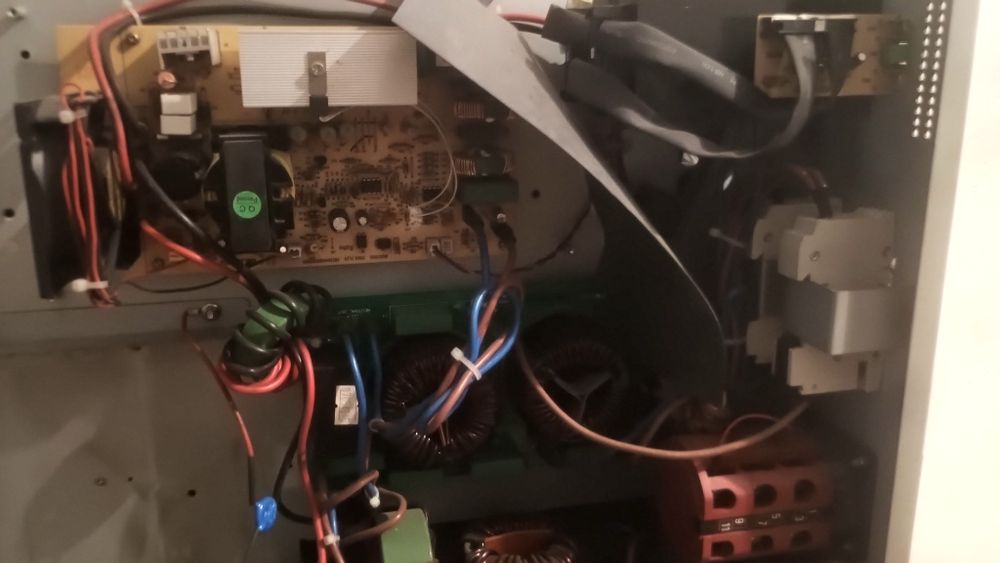 UPS Effekta MH6000 4200W  bez akumulatorów