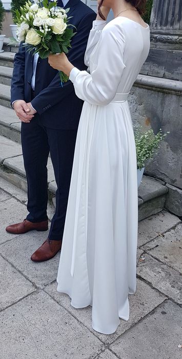 Suknia ślubna z długim rękawem rozm 38