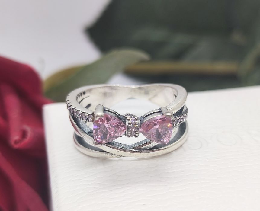 Piękny pierścionek przeplatane obręcze kokardka S925 rozmiar 52