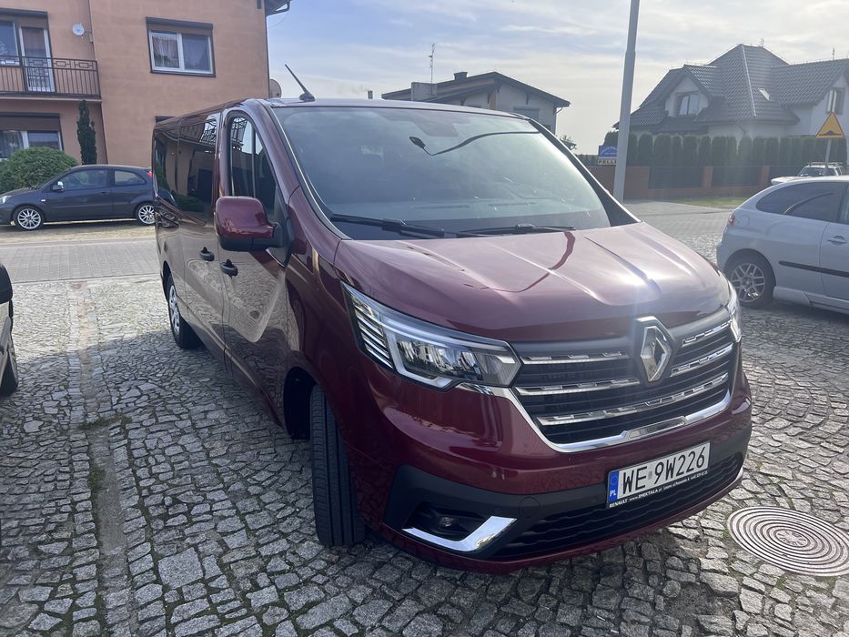 Wynajem busa dziewięcio osobowego Wypożyczalnia bus 9 osób Nowy model