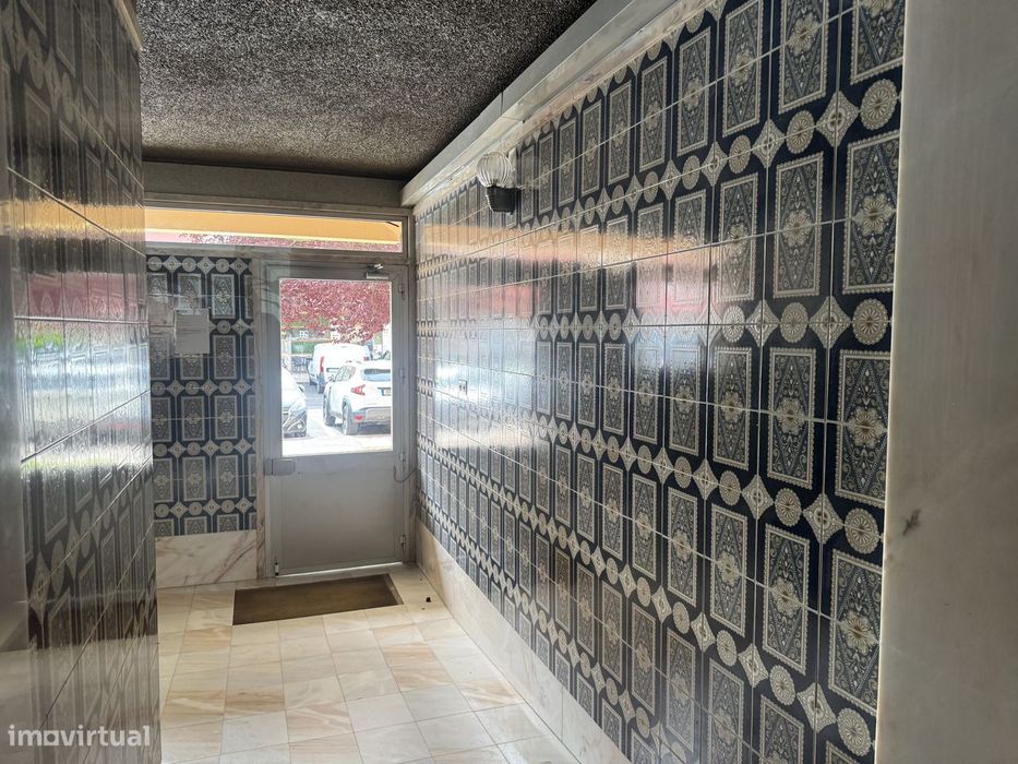 Apartamento T3 no Borel Renovado e Pronto a Habitar: Descubra o Seu R